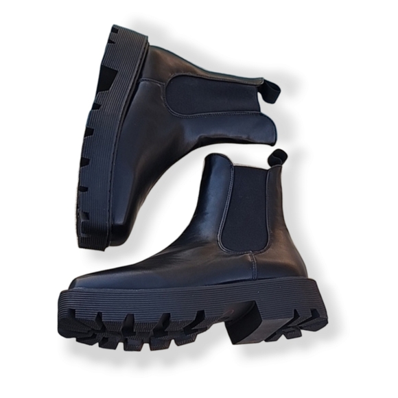 PrettyLittleThing Shoes - Pretty Little Thing Black Square Toe Chunky Chelsea Lug Sole Ankle Boots 37 7